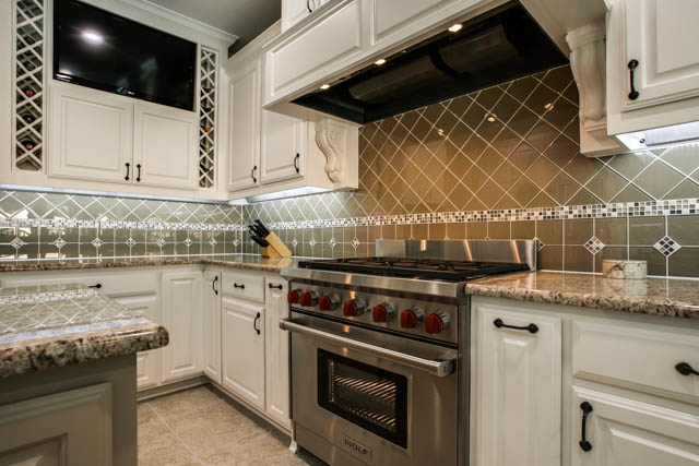 Add Color: Kitchen Decorating Ideas | 972-377-7600