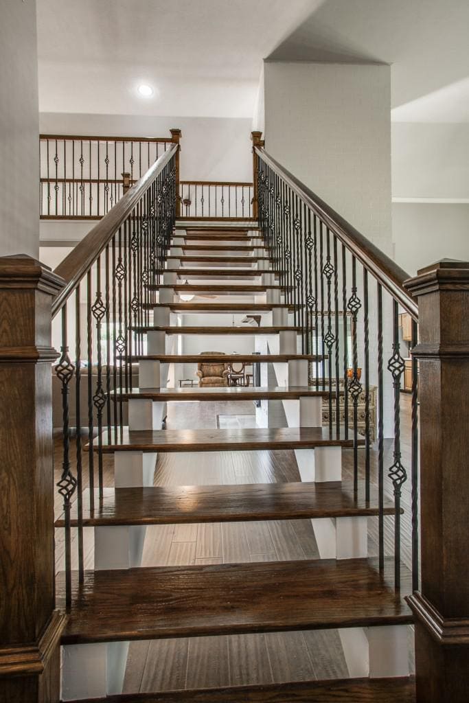 Stunning Hardwood Floors & Stairs DFW Improved 9723777600