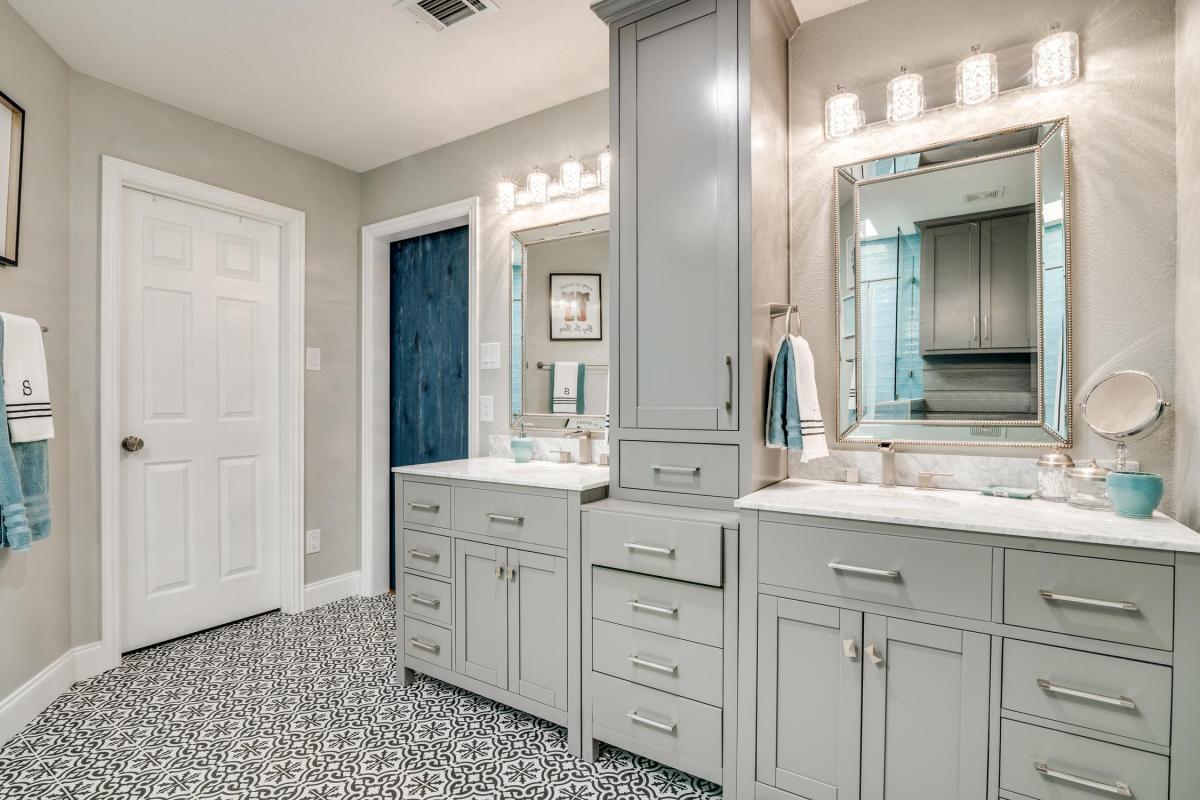 Bathroom Design by DFW Improved in Parker TX