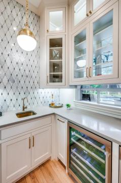 wet bar in kitchen