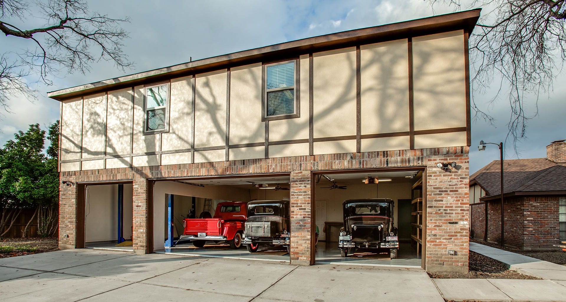 Featured image for “Attached vs. Detached Garages: Which is Better for Your DFW Home Renovation?”