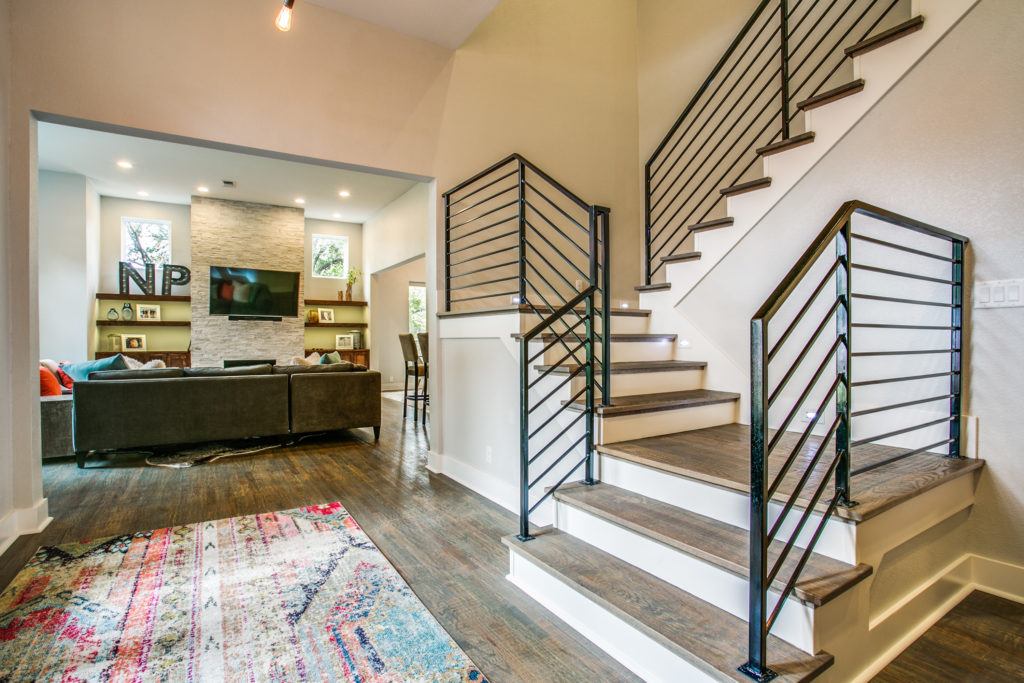 choosing a contractor - front entryway with stairs