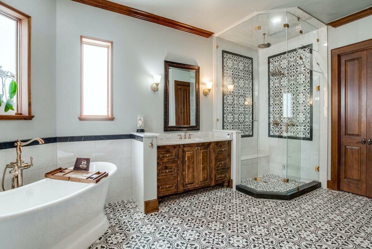 master bathroom with decorative tile