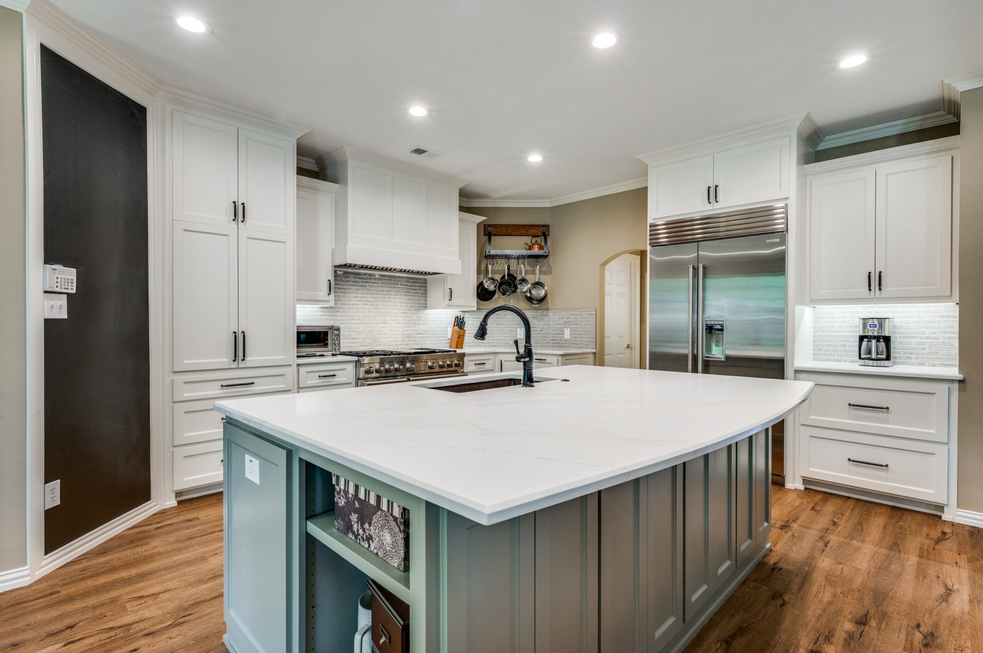 Featured image for “Kitchen and Fireplace Remodel in Dallas, Texas”